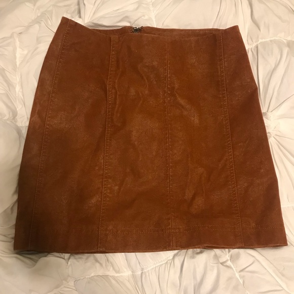 Free People Vegan Suede Mini Skirt Sz 2 - Picture 2 of 4
